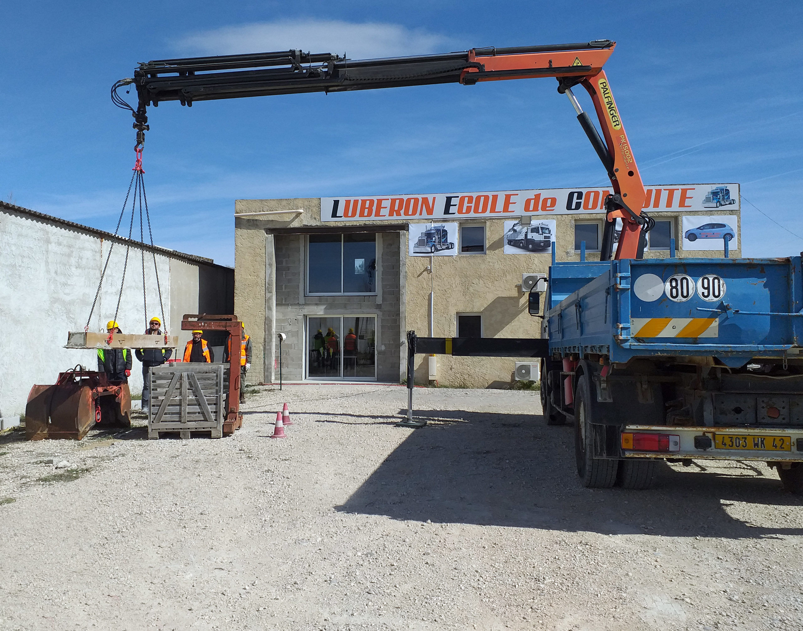Location salle et véhicule pour formation CACES R490 - LEC LUBERON, Ecole de Conduite à Peyrolles (13) Bouches-du-Rhône - PACA